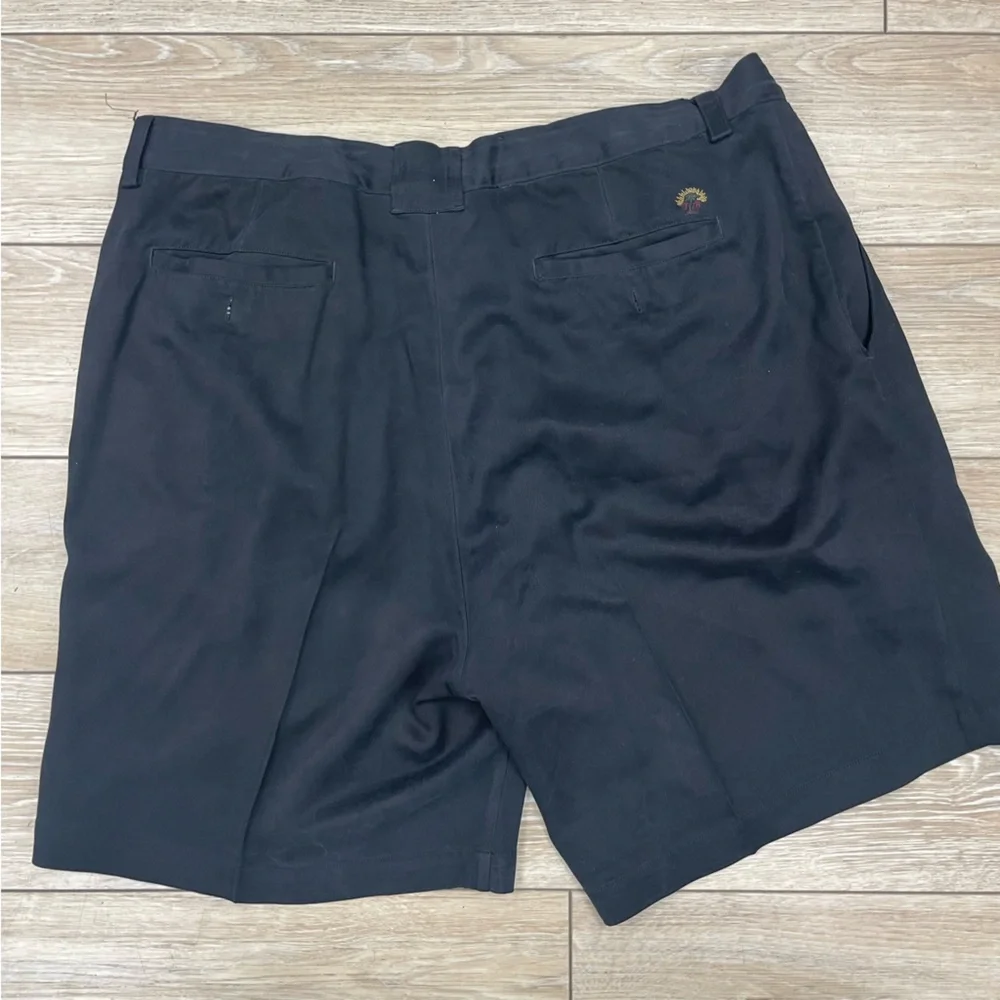 Tommy Bahama 100% Silk Pleated Shorts Men’s Size 38 Black Luxury Resort Golf